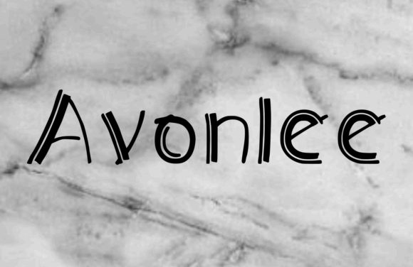 Avonlee: A Display Font for Editorial Elegance